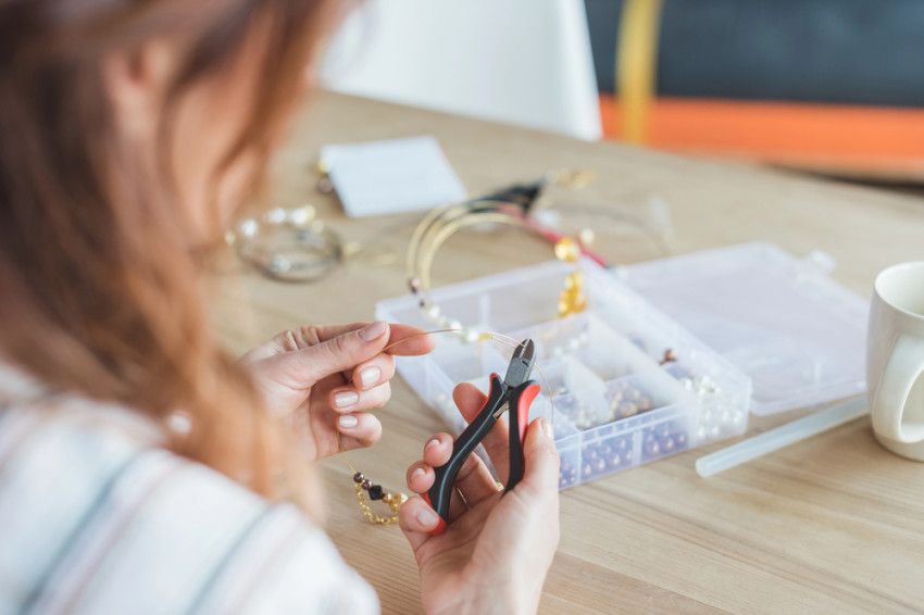 Sieraden maken: Een creatieve en ontspannende hobby